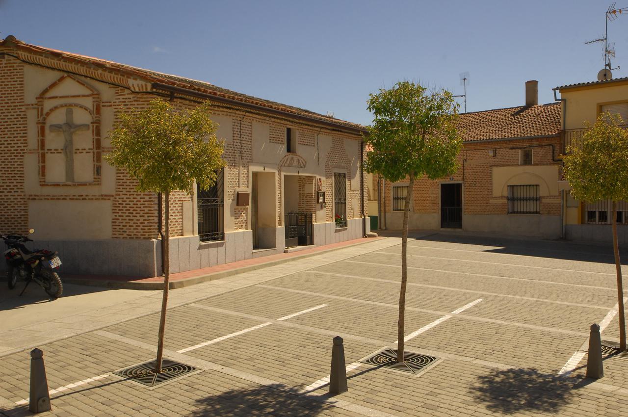 Casa Rural "Hazanas" Adanero Exterior foto